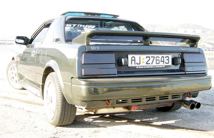 veldig mye solstråler reflektert fra bilen.. den lyse opp veldig :?