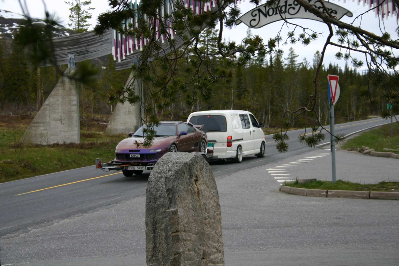 Her kommer marcus også.. bomma på avkjørsla kanskje..?