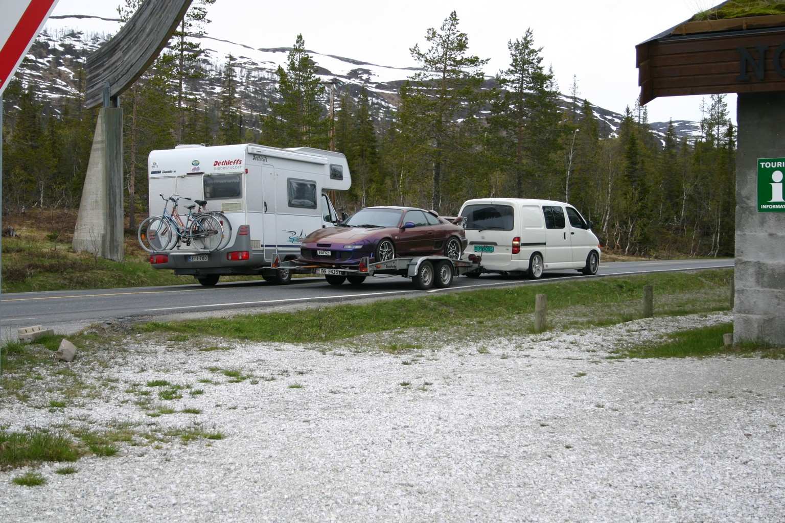 Nå har vi det offisiellt!! Marcus blir forbikjørt av en campingbil! :D