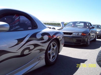 RX-7 + skyline + volvo  som venter i kø for kjøring