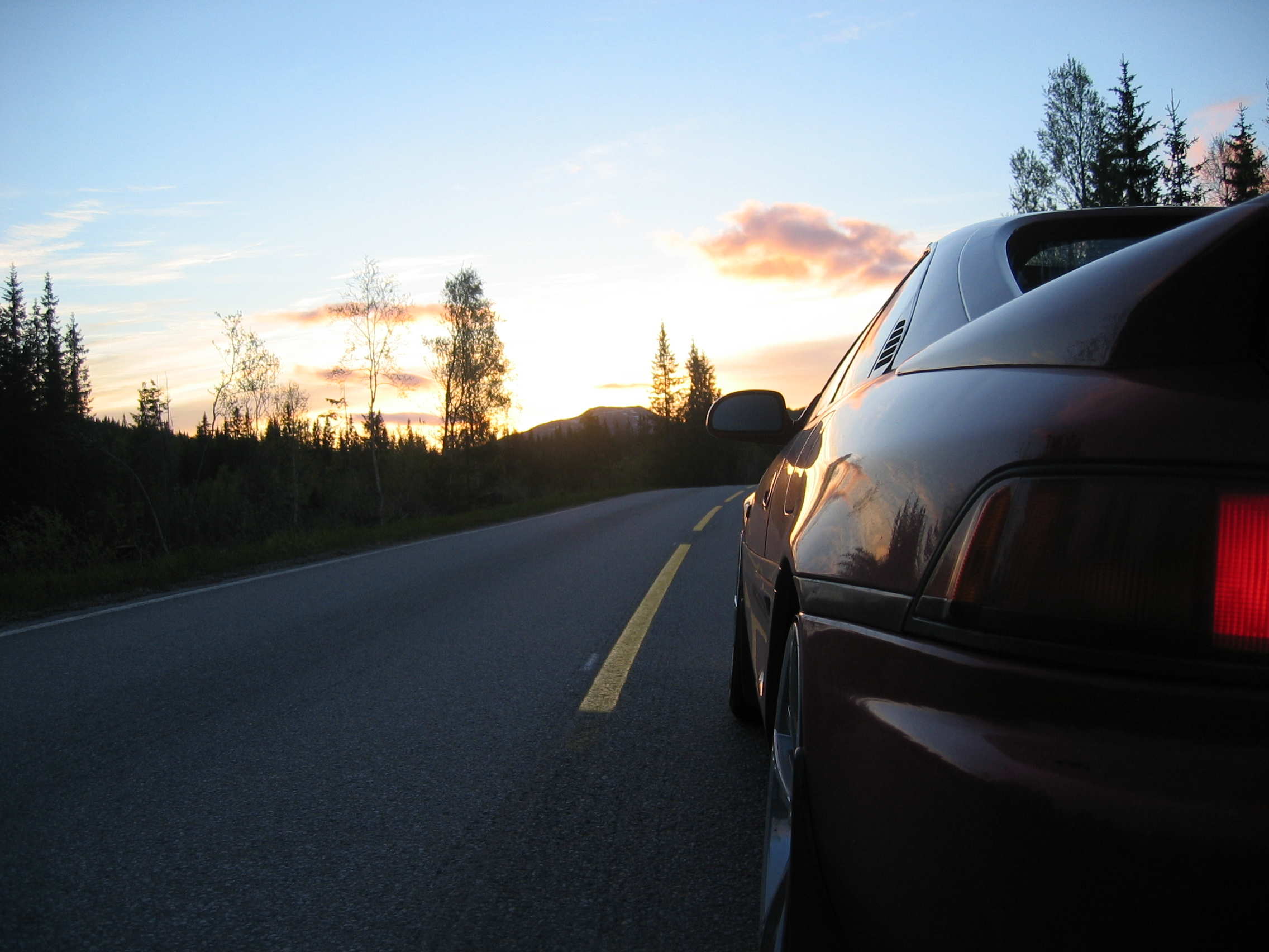 Solnedgang mellom Trondheim og mosjøen på vei til acr.. :)