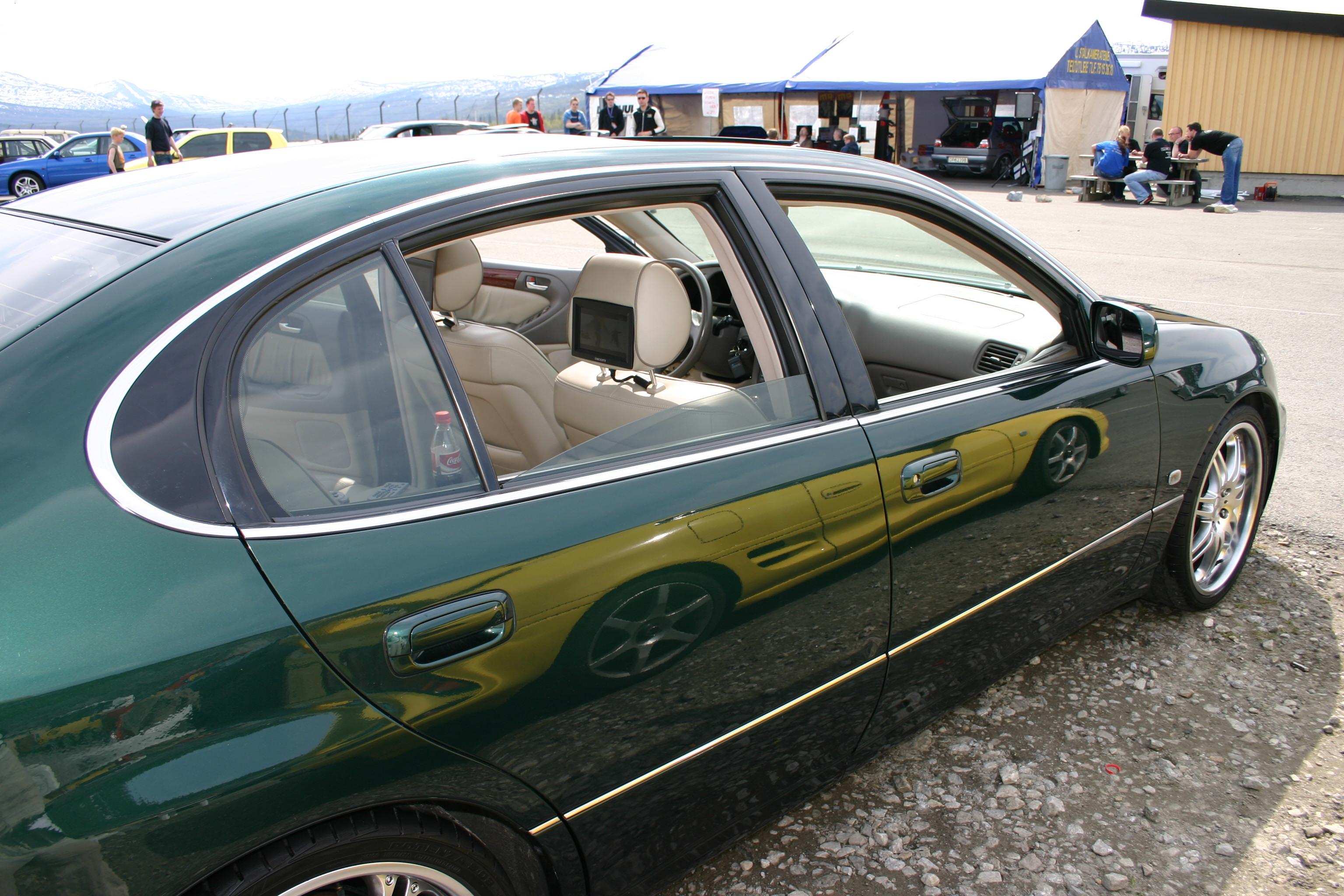 Kult gjennspeil av en absolutt HISSIG Mr-2 der gitt ;)