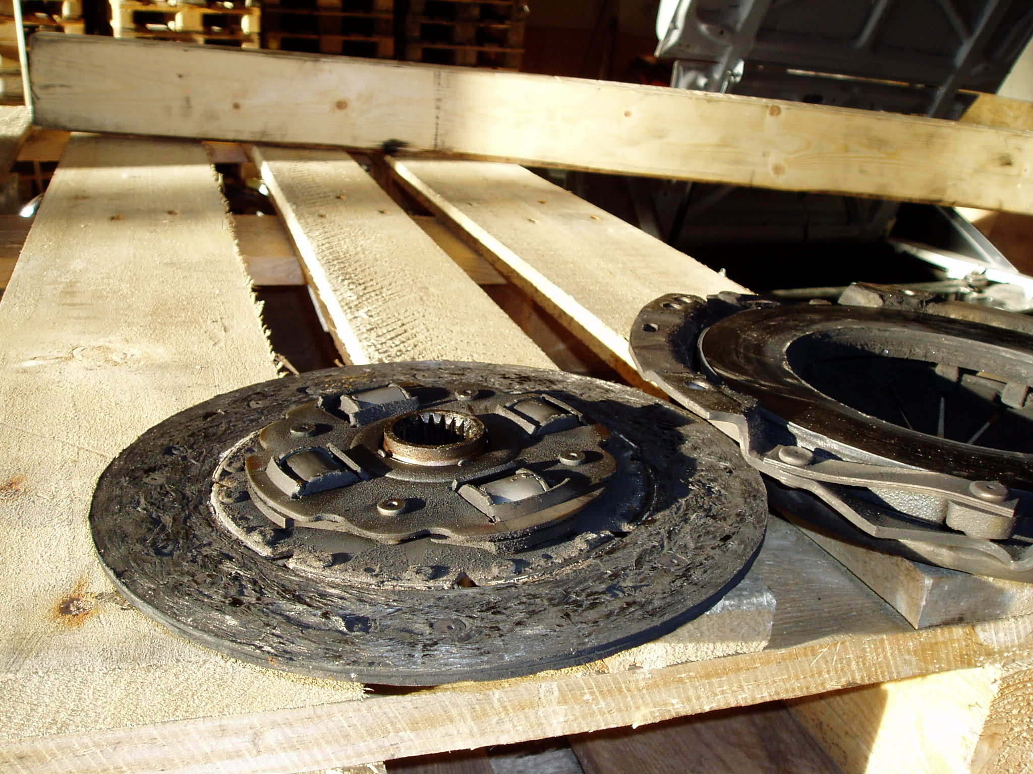 Sliten clutch...banekjøring tar på.