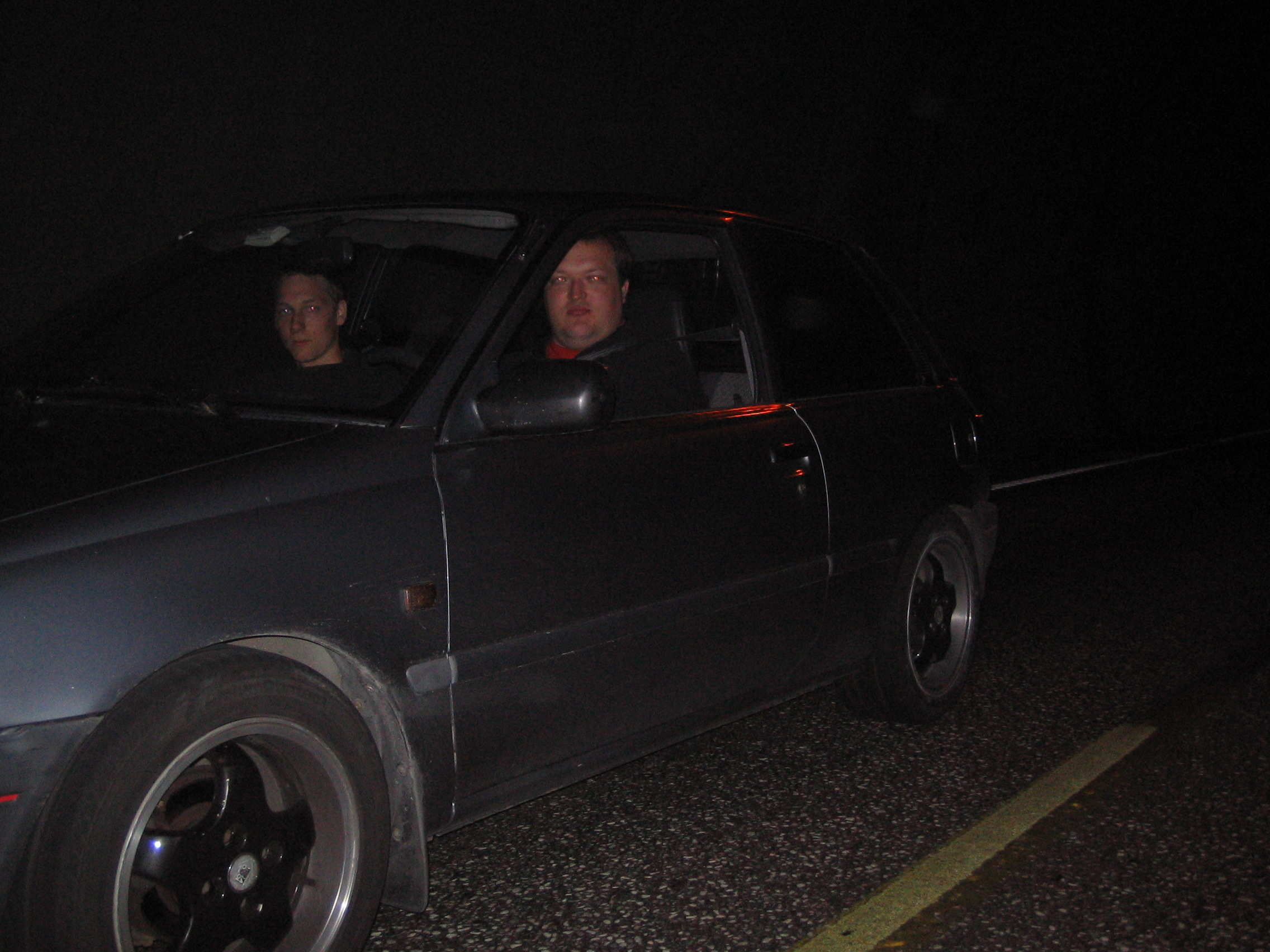 Ganske bra lukkertid på IXUS'en, sjekk felgene, vi sto ikke stille for å si det sånn