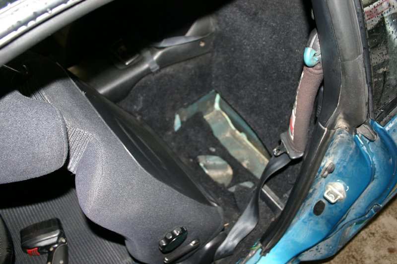 Saget bort de originale sub-kassene