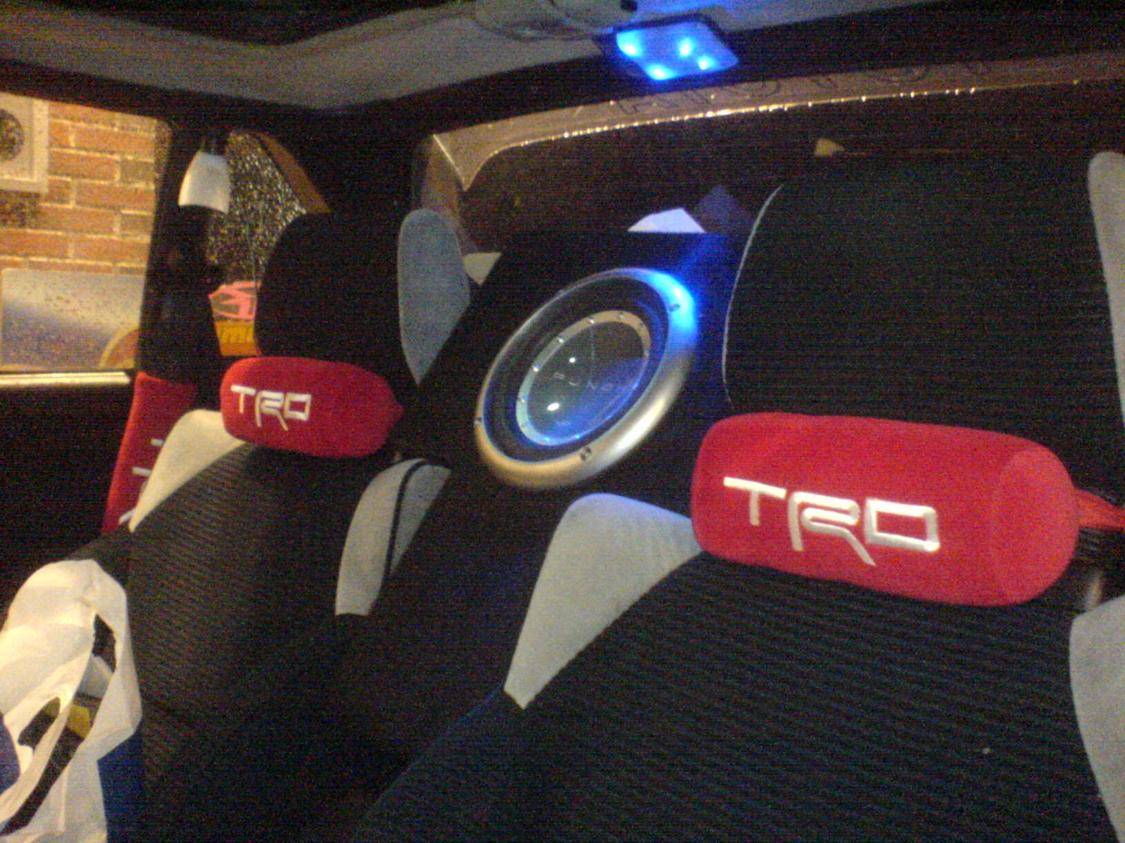 Står litt på skeiva her eneste, grunnet at den ikke er skrudd fast ennå!