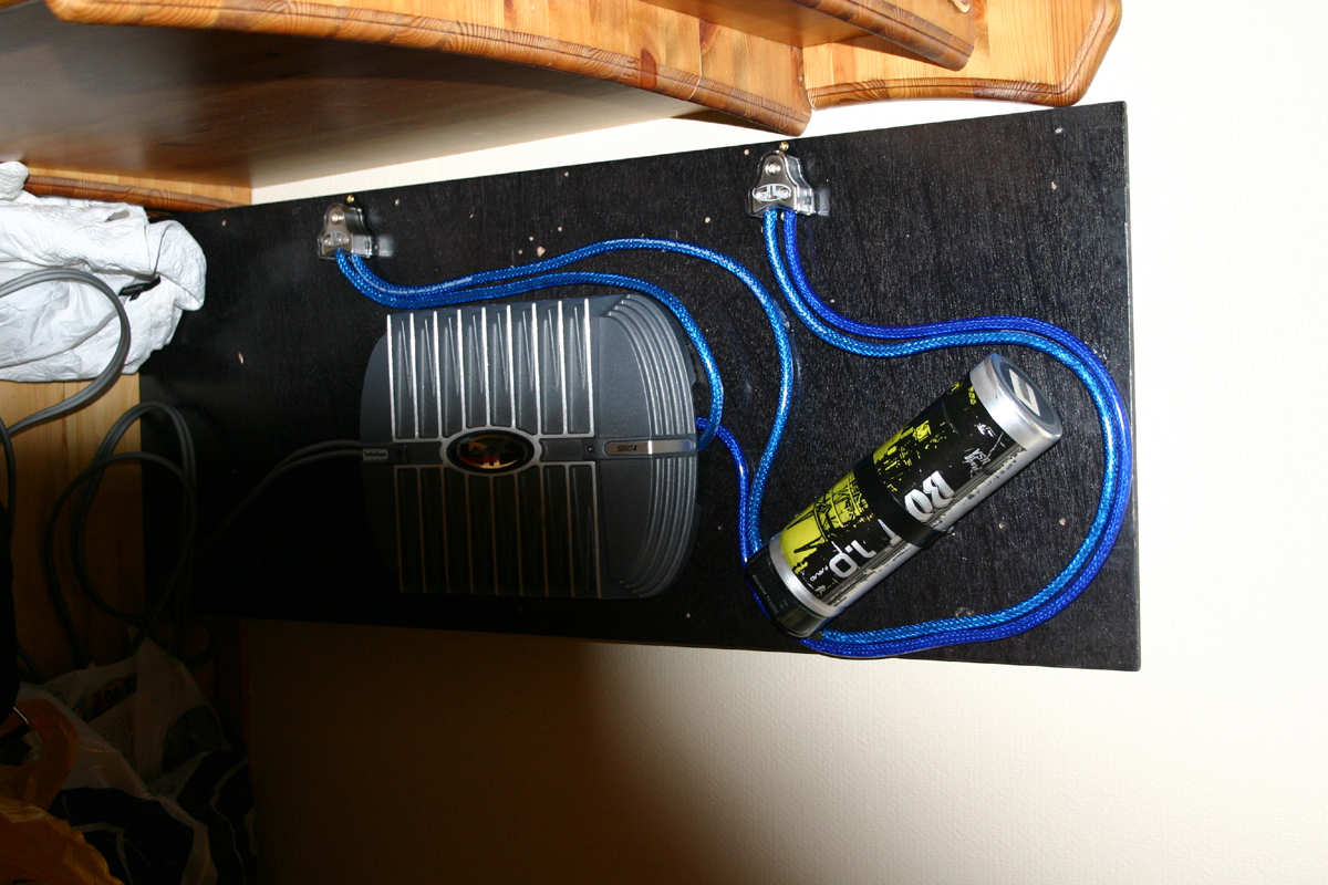 power forsterker, bolt kondis og litt ledninger