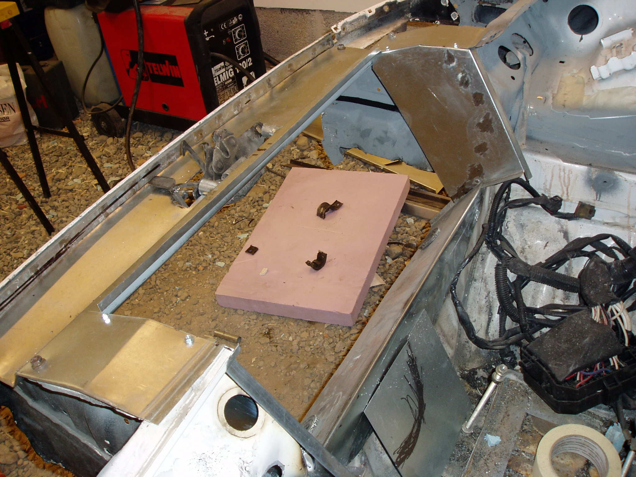 Mange småbiter som må bøyes og kappes for å passe....