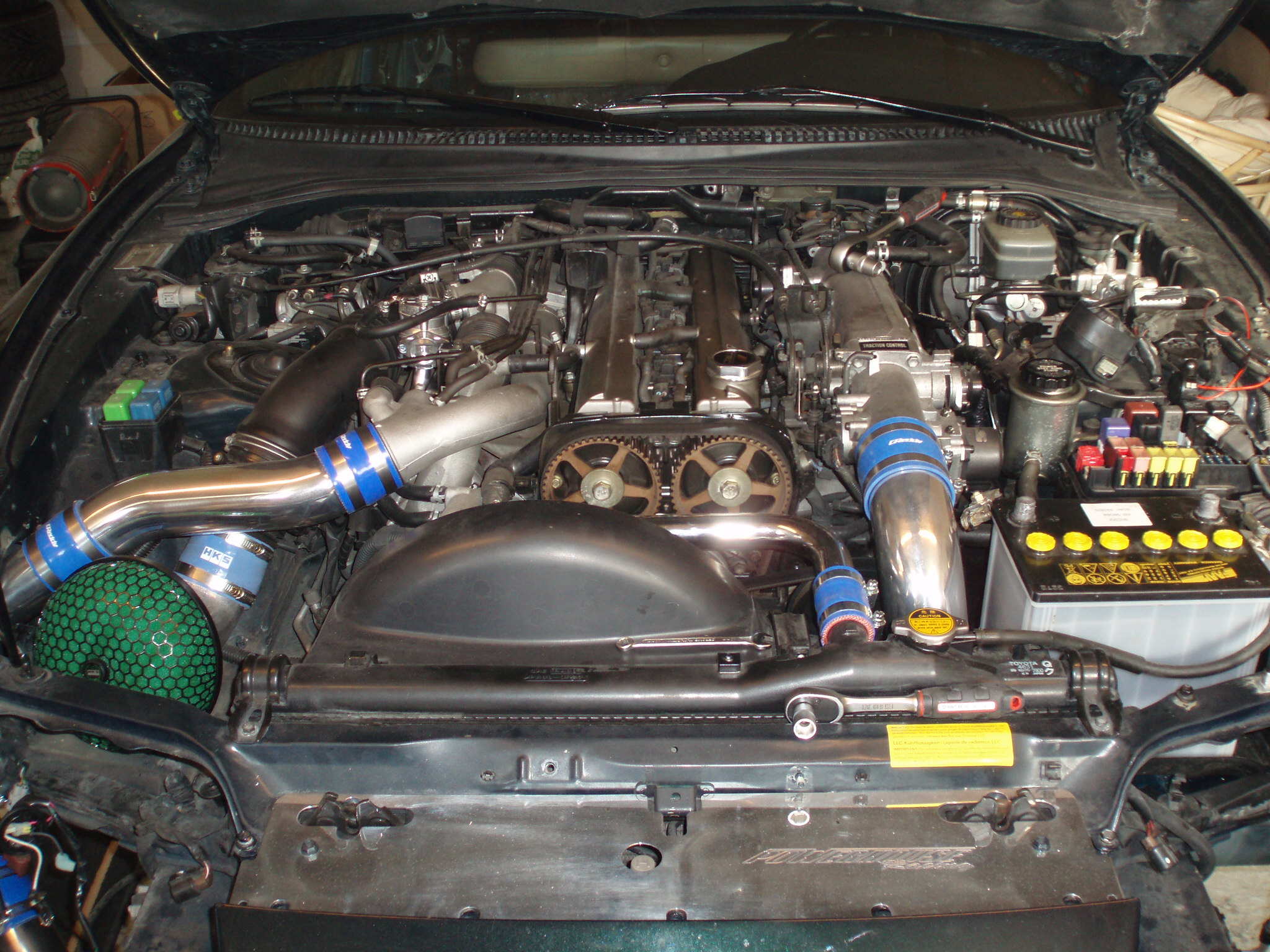 Motorrom. Alle deksler er til lakkering.