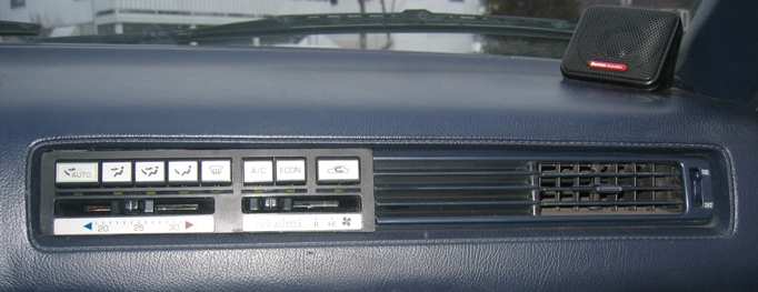 Over hanskerom med Klimakontroll montert