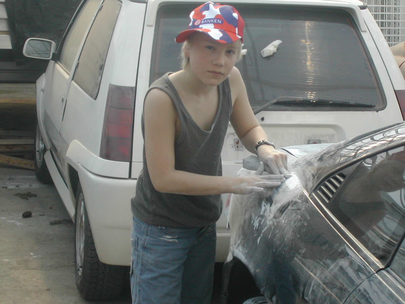 brodern i hjælpe og pusse.JPG