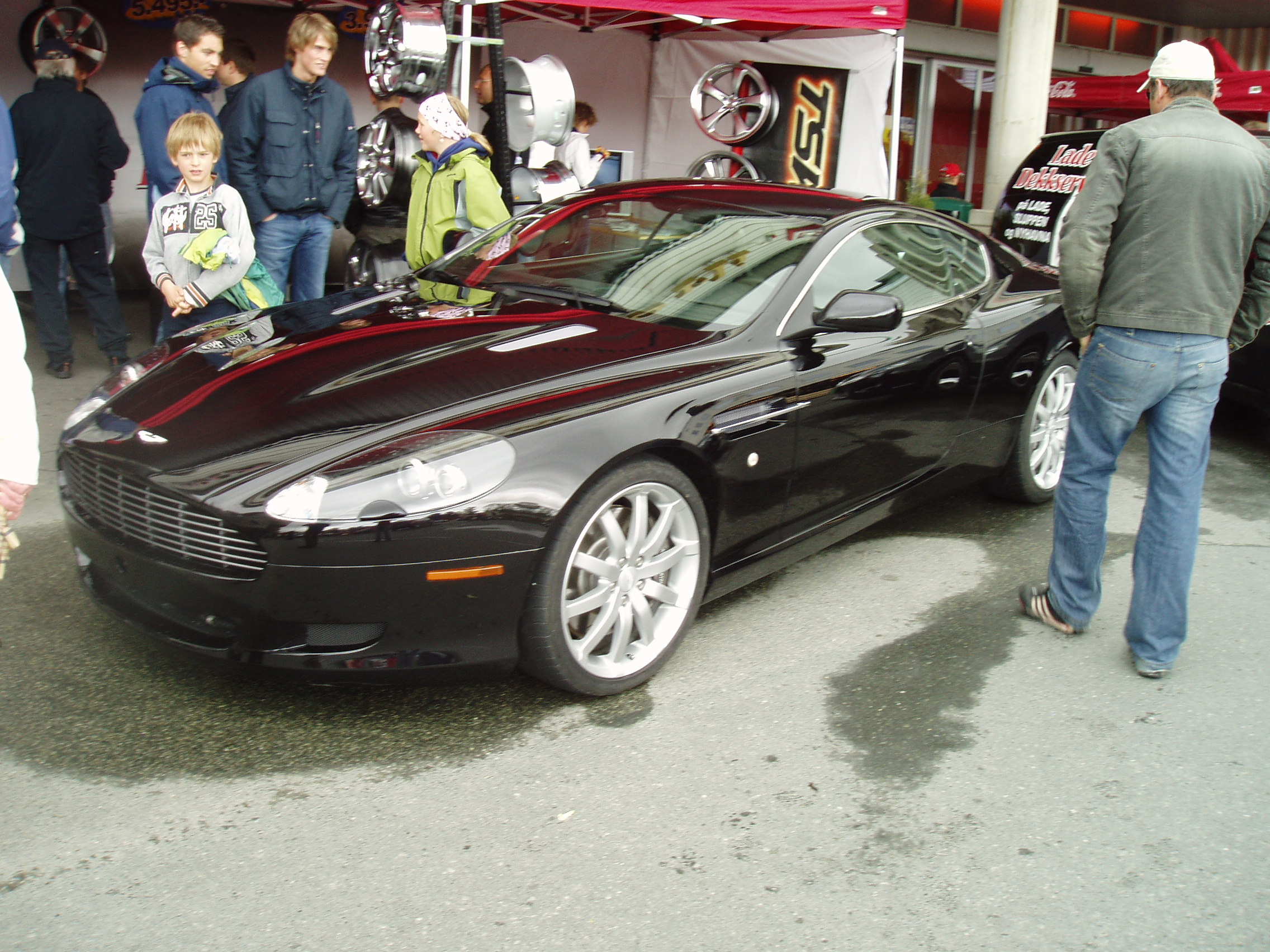 Aston Martin! Yummy! :D