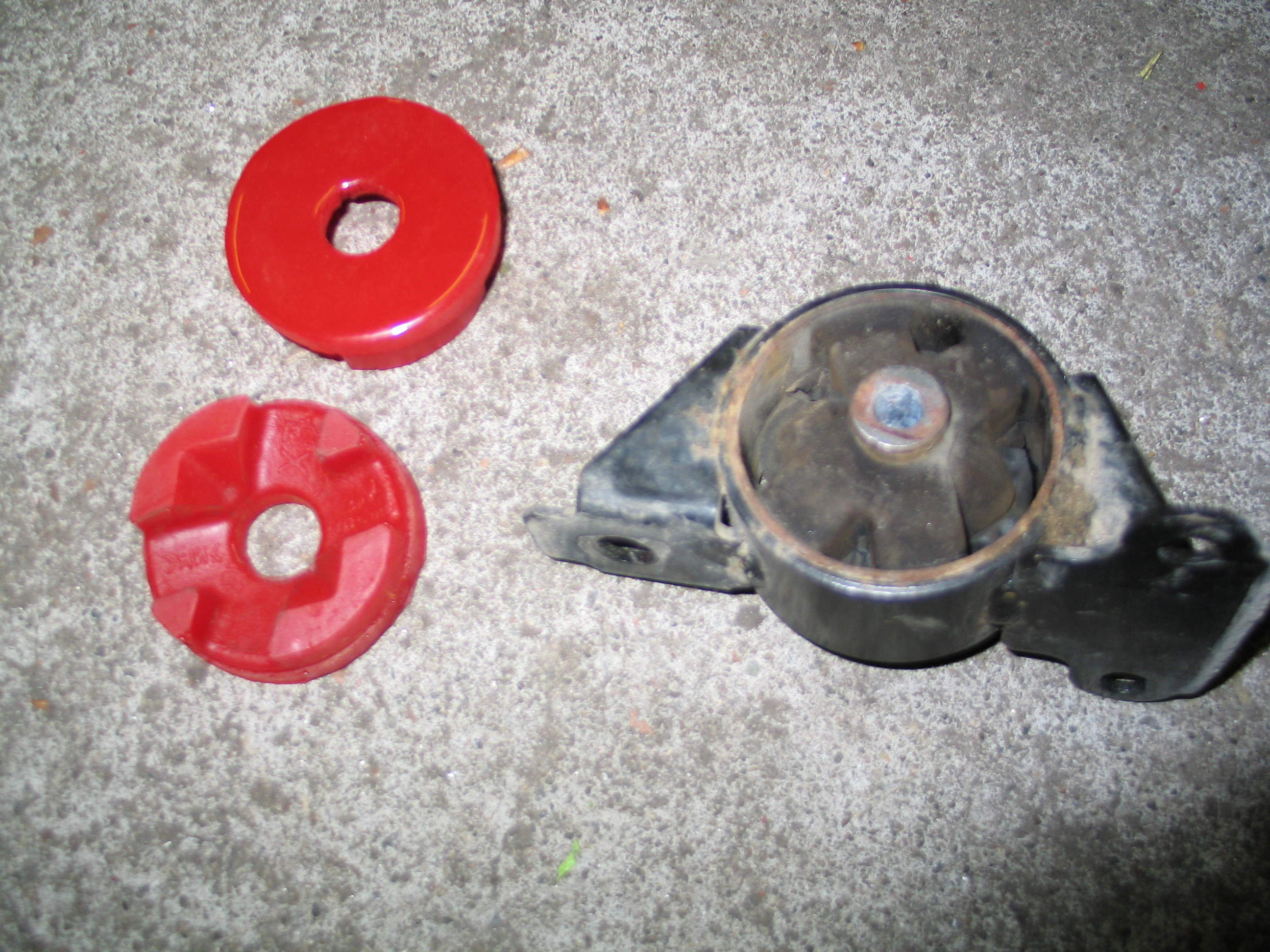 Motorfeste insert i polytherane