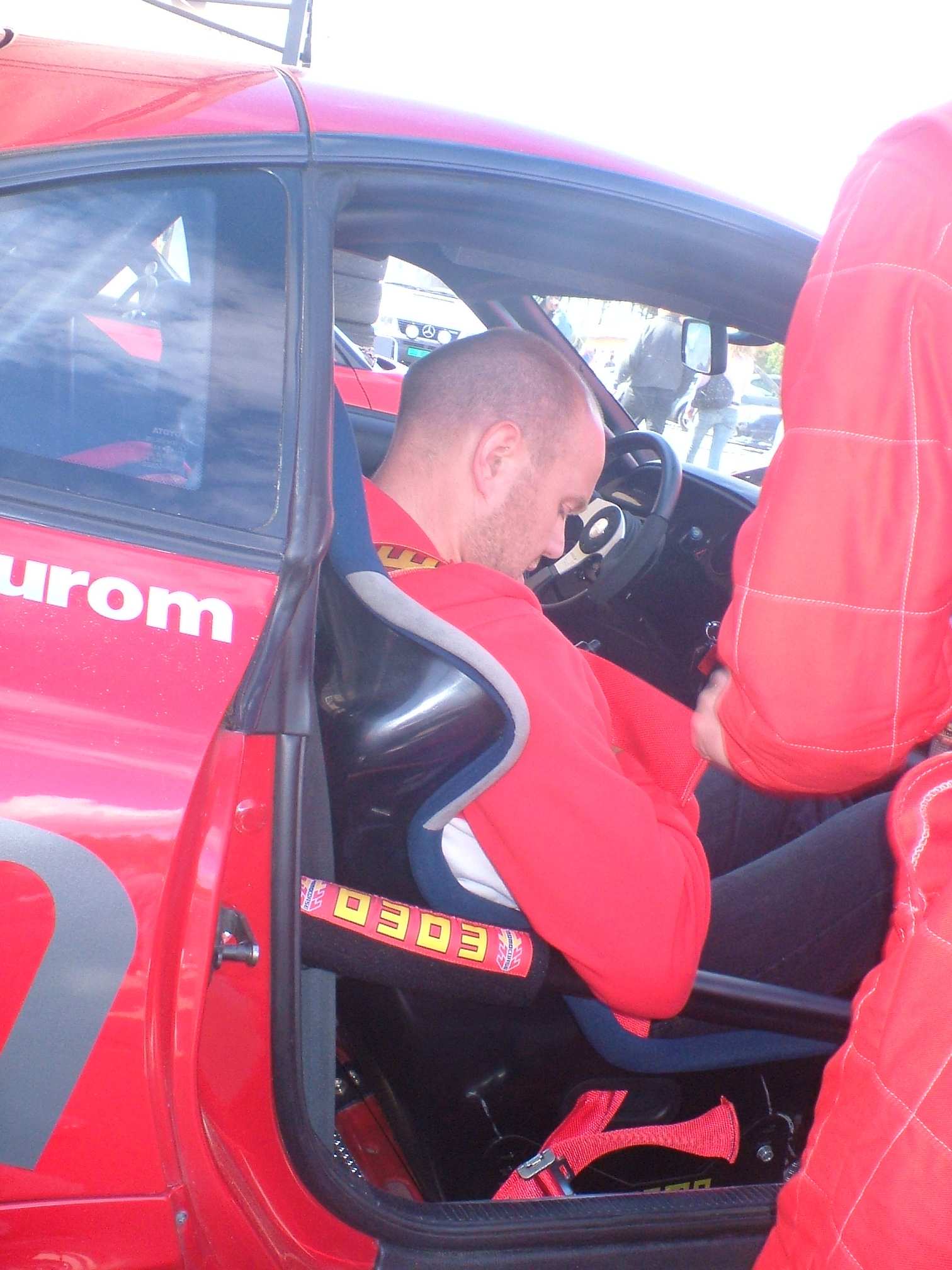 Meg som prøver å få på sikkerhetselene :D