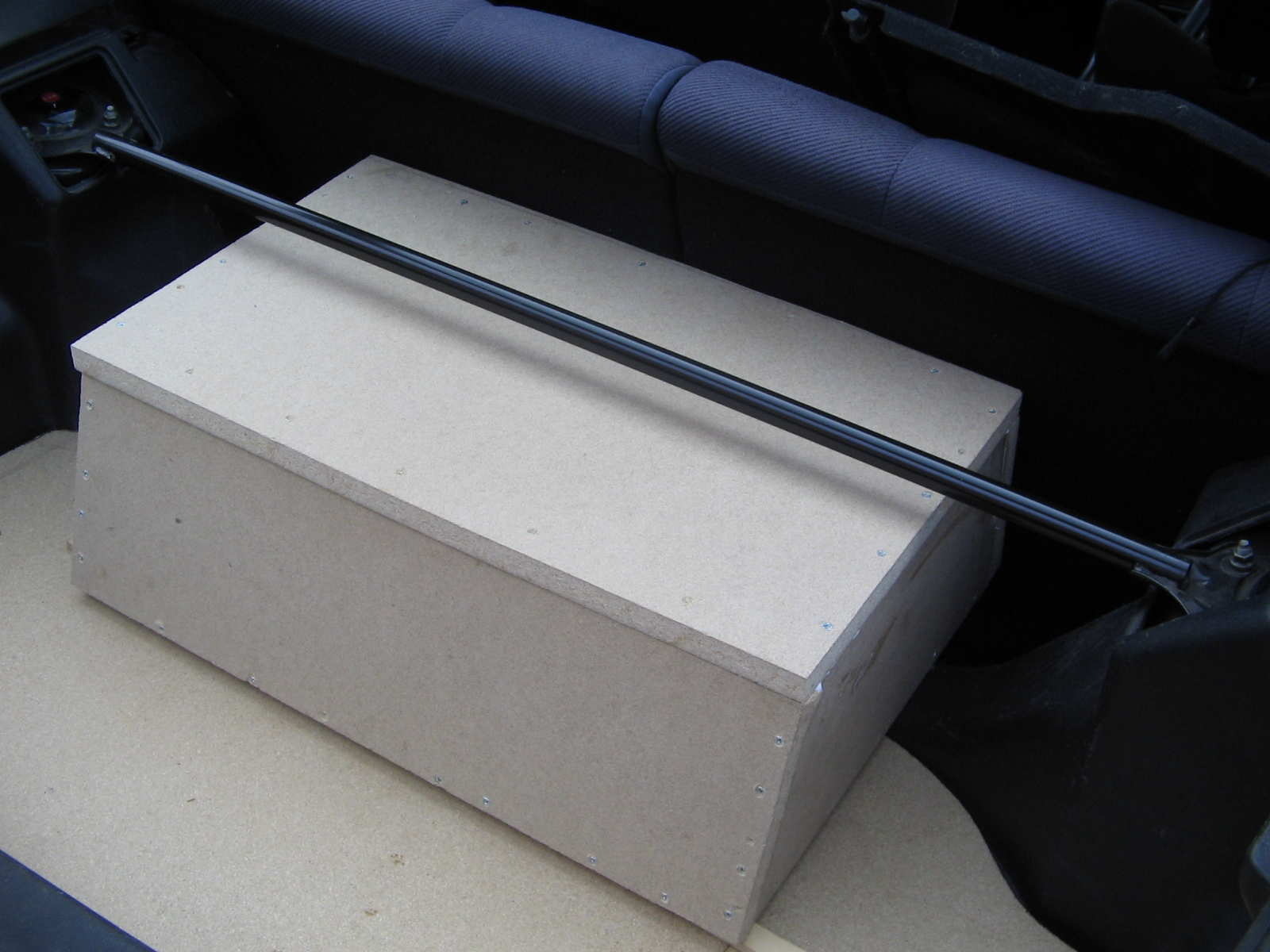 Har fått montert et 12&amp;quot; RF HE element i kassen. Som blir å drives av en 2 kanaler RF forsterker.