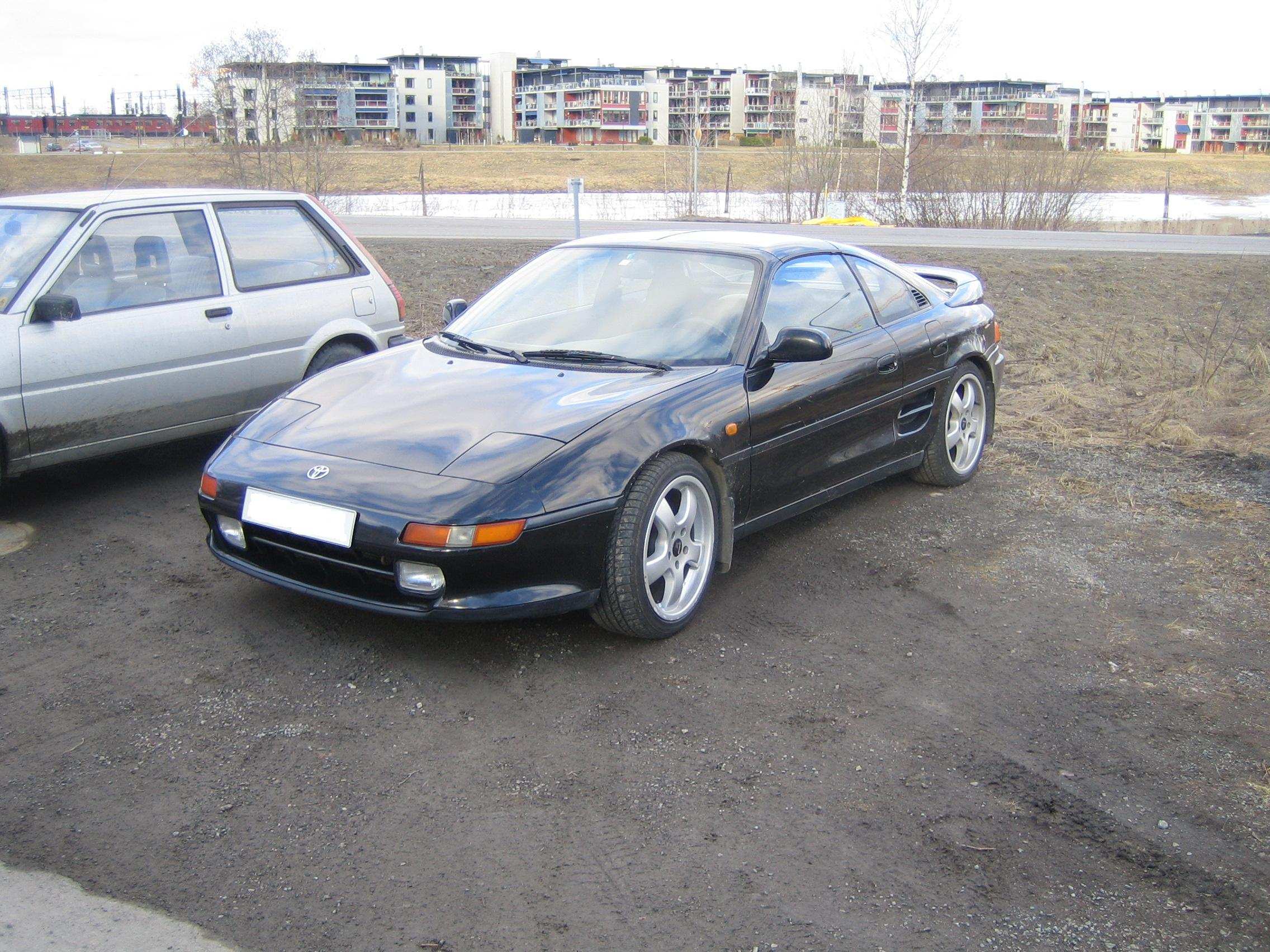 Ser såvidt den andre bilen ved siden av, endelig i godt selskap ;)