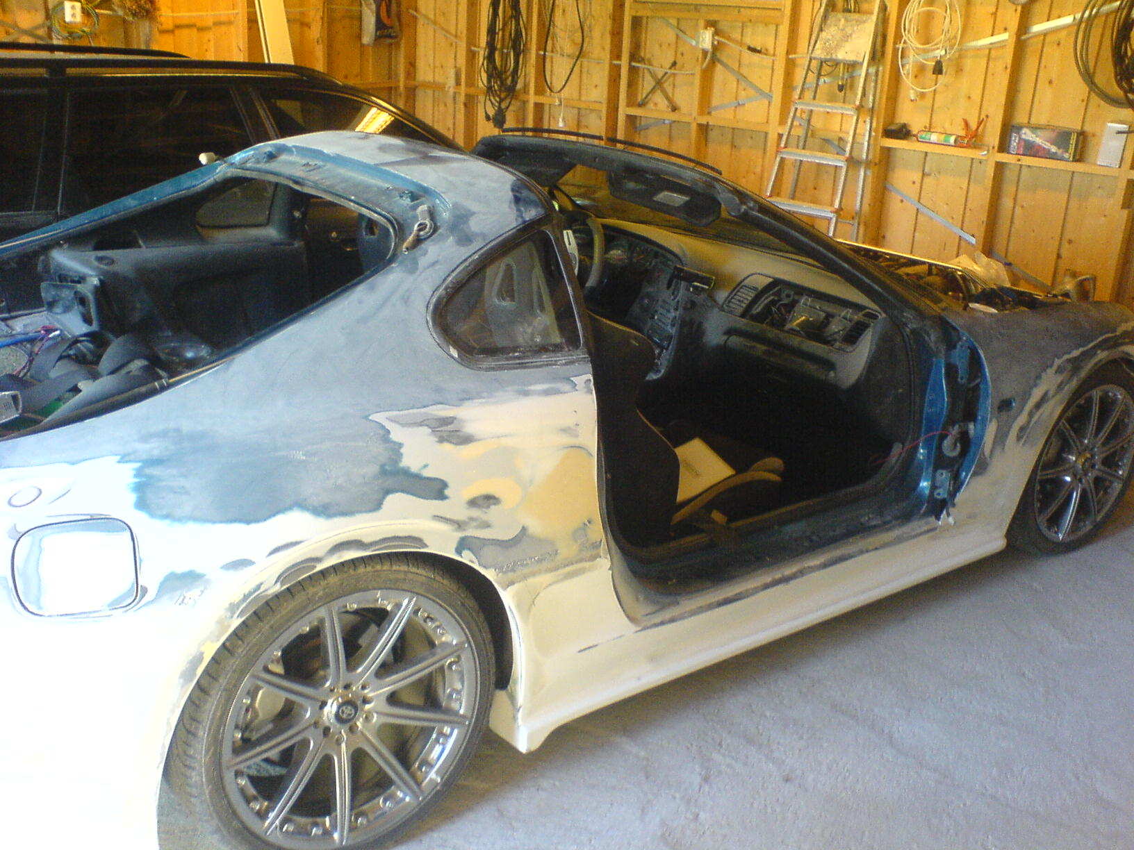 Dører og alt som er løst ligger nå til lakkering