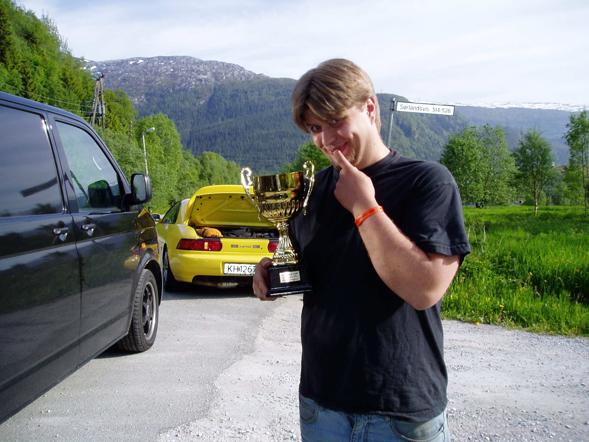 Heldiggrisen fikk pokal....virker fornøyd ;)