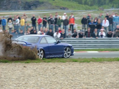 Så var det den 200sx'en som prøvde å drepe oss med jord og stein...