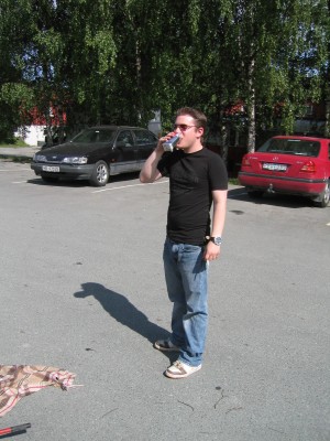 ...og Kim som er glad han hadde eksamen i stedet for ACR så han slipper å skru han og i det fine været.. :P