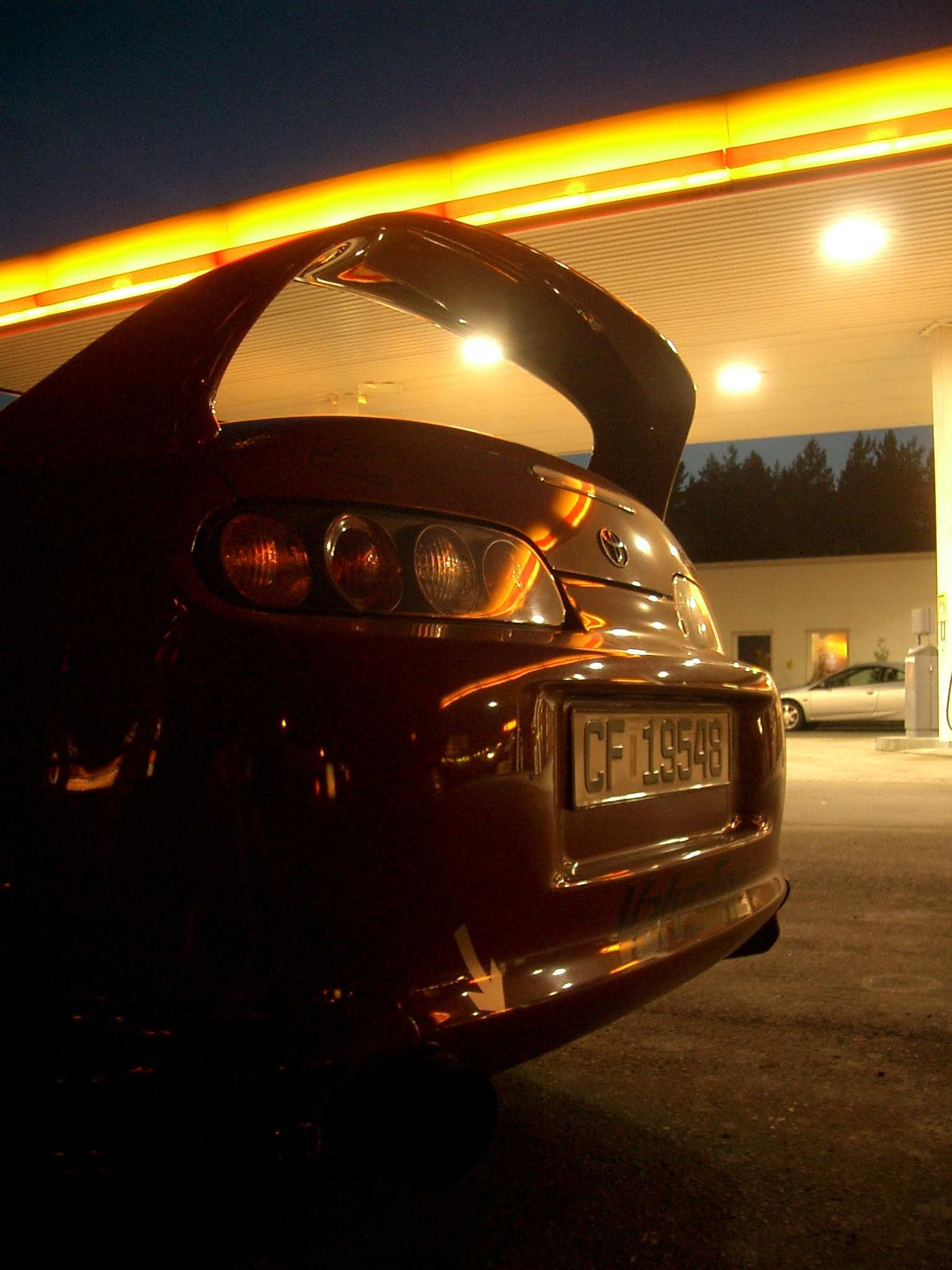 En shell stasjon på nedover turen