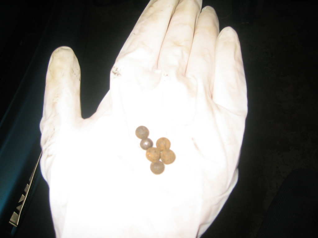 De kulene her skal hvertfall ikke være løse og rundt om i hele dempertoppen :p