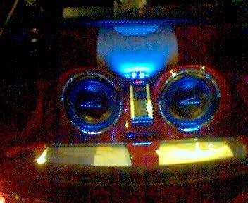 Anlegget baki Supra'n :)
<br />En del Audiobahn-prylar, deriblant to massive 10 &amp;quot; :D