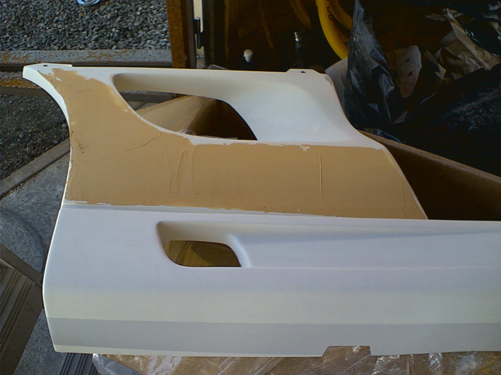 Sparkling og grunning av sideskjørter.