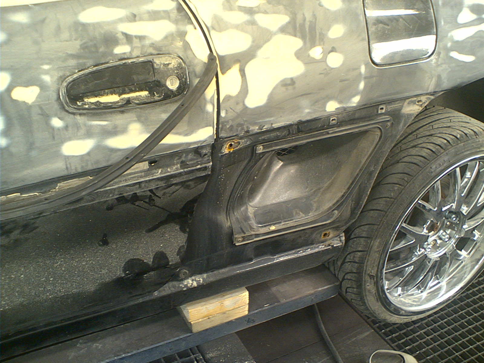 Ribbing av orginale side inntak, samt fiksing av kanal og dør.