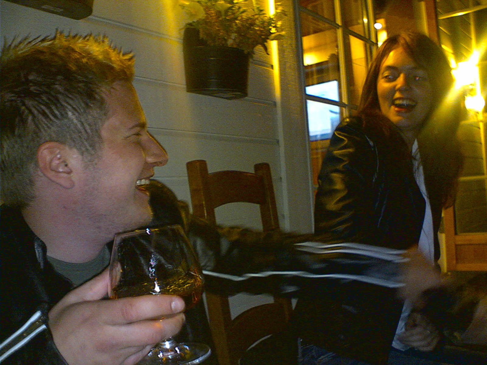 Jeg vet ikke helt hva som er iferd med å skje her, men jeg er sikker på at han har en plan. :P