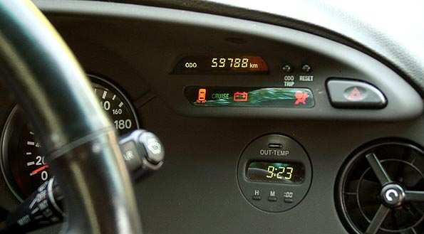 Supra rot 6 Gg 2 Tacho.jpg
