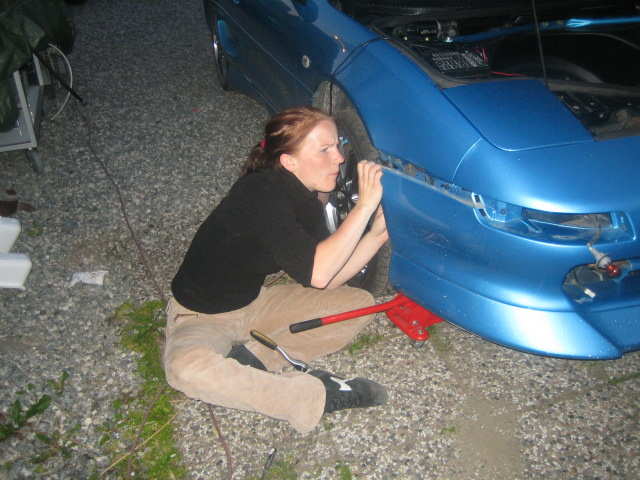 Armene mine var visst ikke lange nok, så da får man prøve å forsiktig sjekke om det går å komme til og løsne fra siden