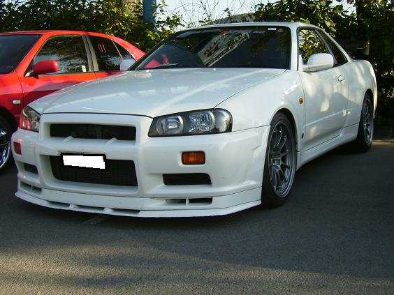 Skyline R34.JPG