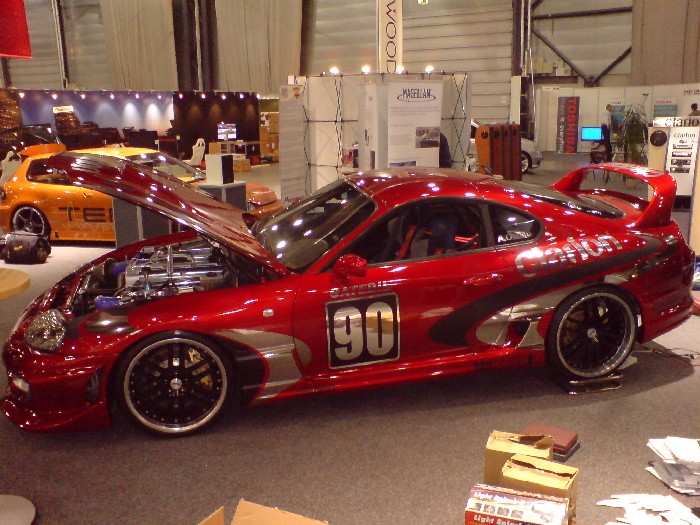 Klargjøring av stand Gatebil messa 2006