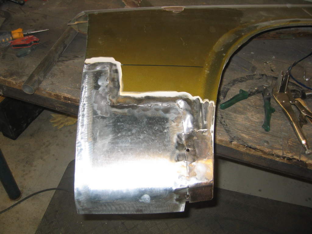 ...og sveiser inn nytt stål.