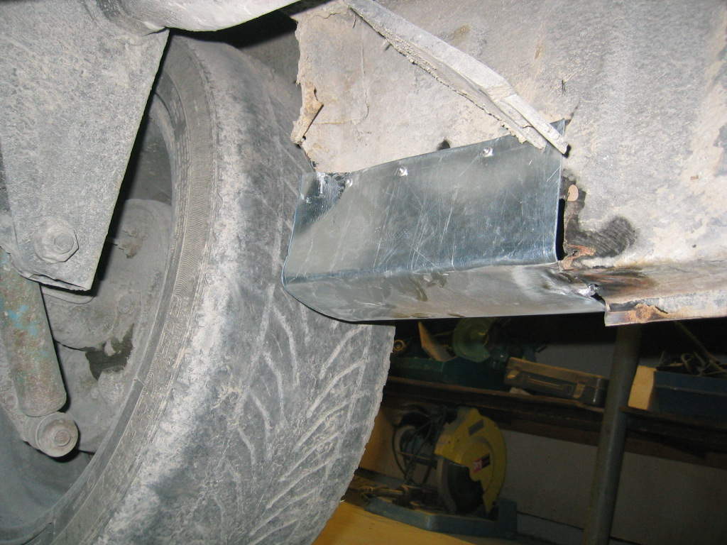 Her er stålet poppa fast, til jeg får slipt reint rundt, og pungta det fast ordentlig.