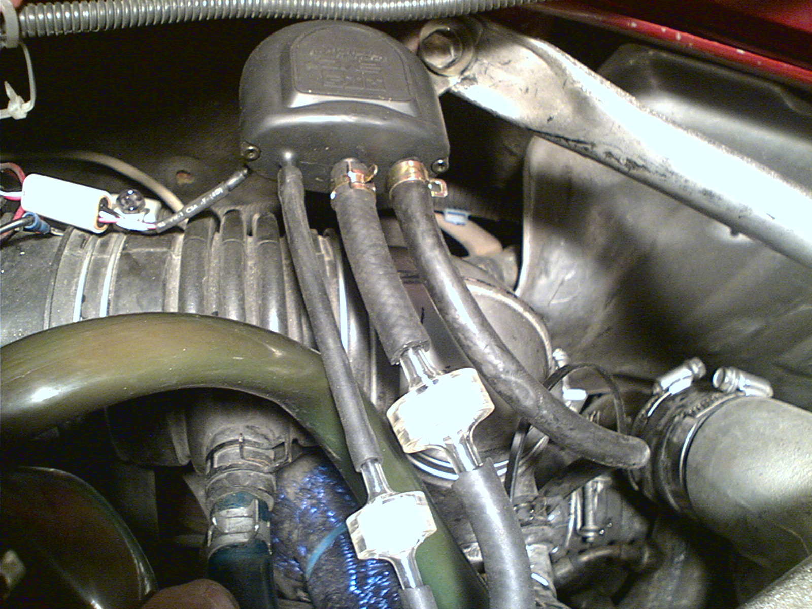 Da var solenoiden montert. Og slanger koblet på :D