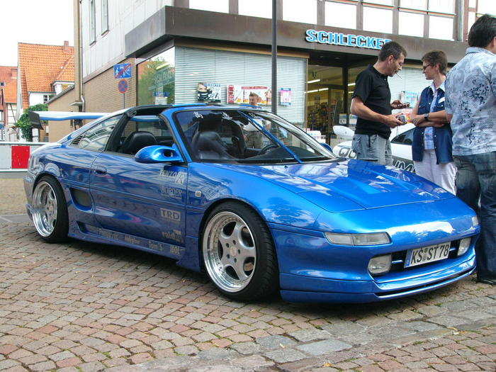 Lysblå racing Toms side.jpg