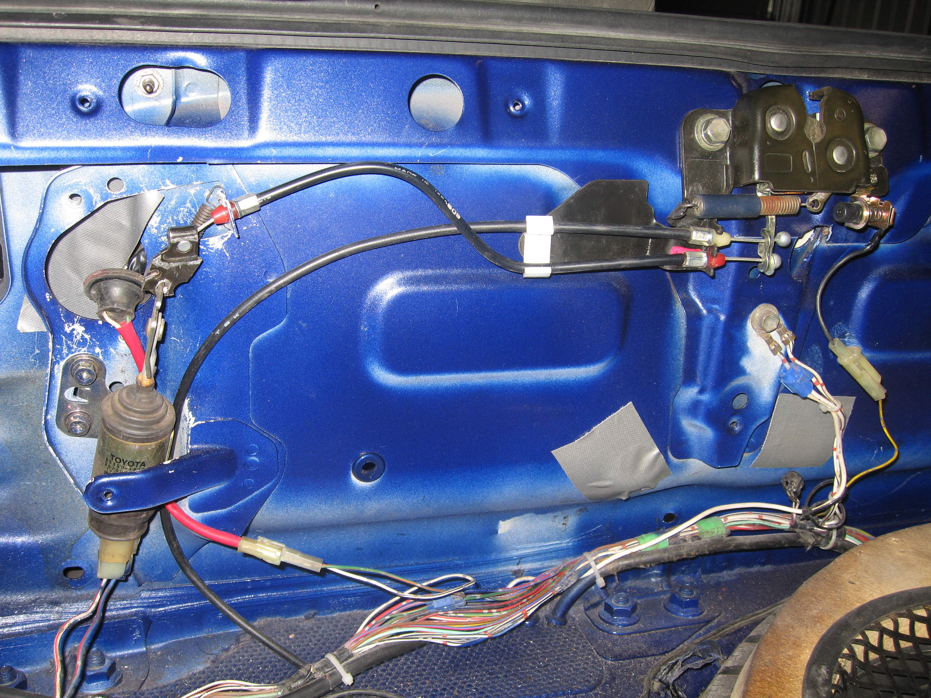 triks å miks, med fjær, Wire og sentrallåsenhet