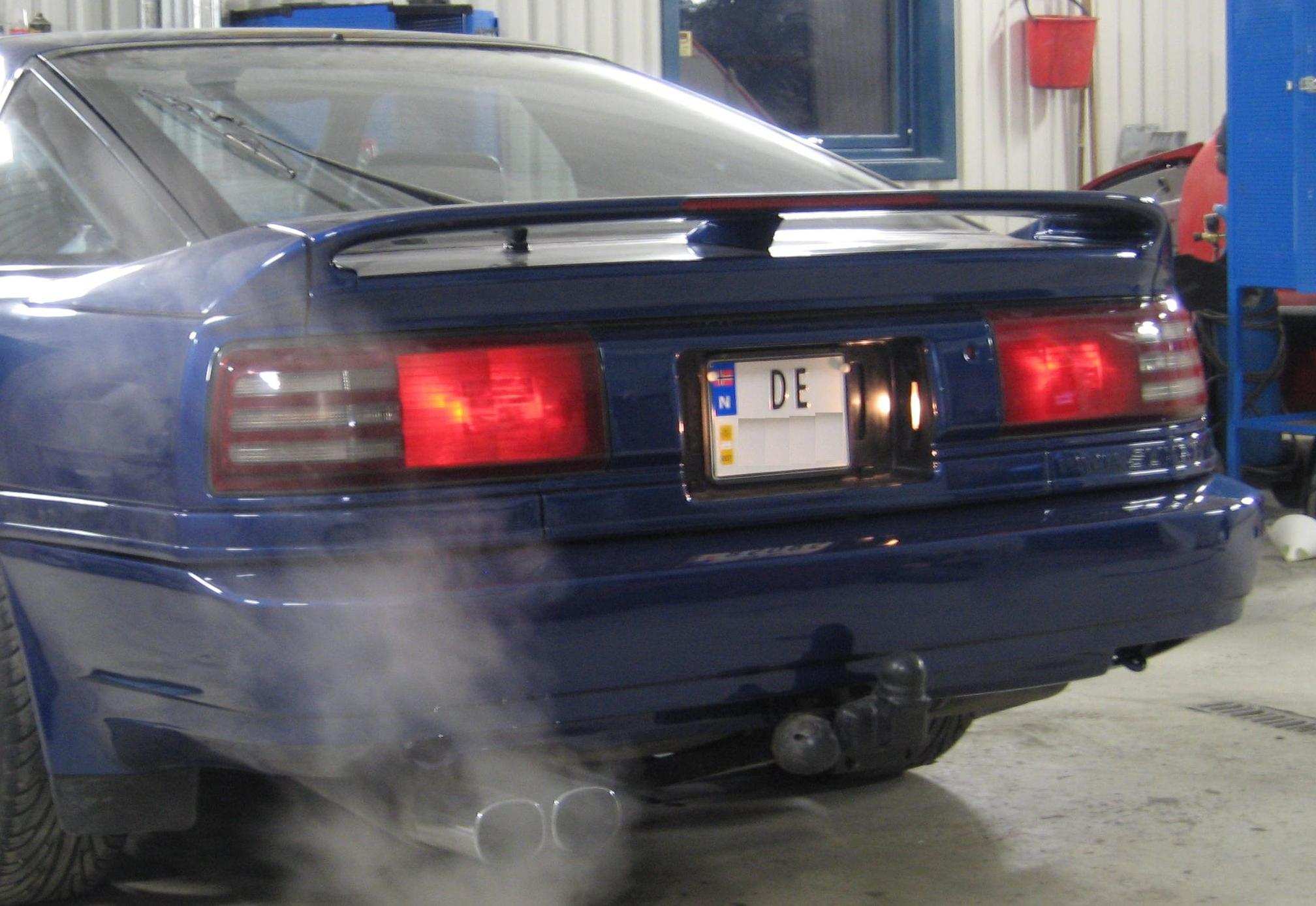 Fullt baklys, Spoiler og hengefeste ferdig