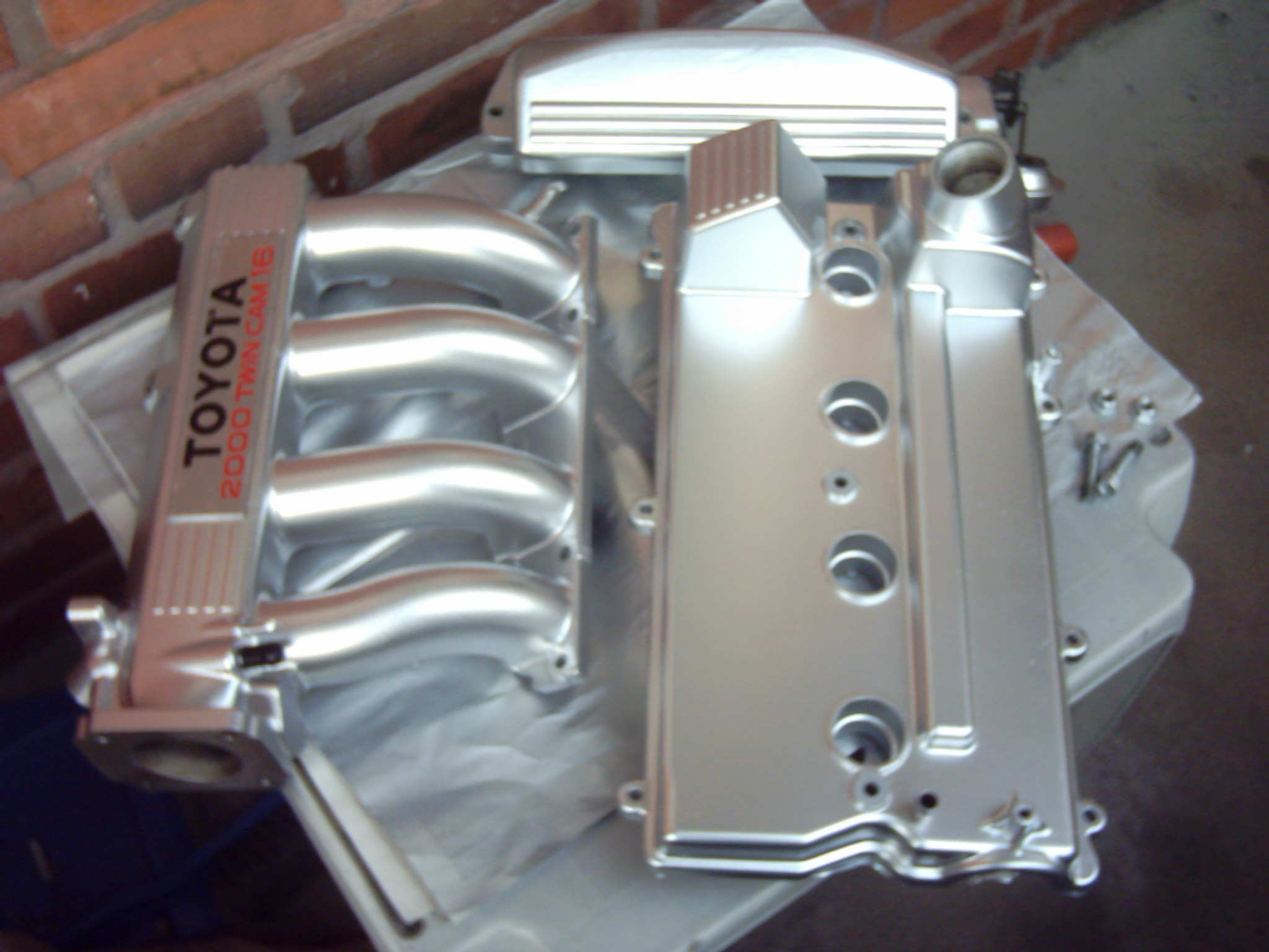 Ferdig lakka topplokk mm. siden, uten maskering.JPG