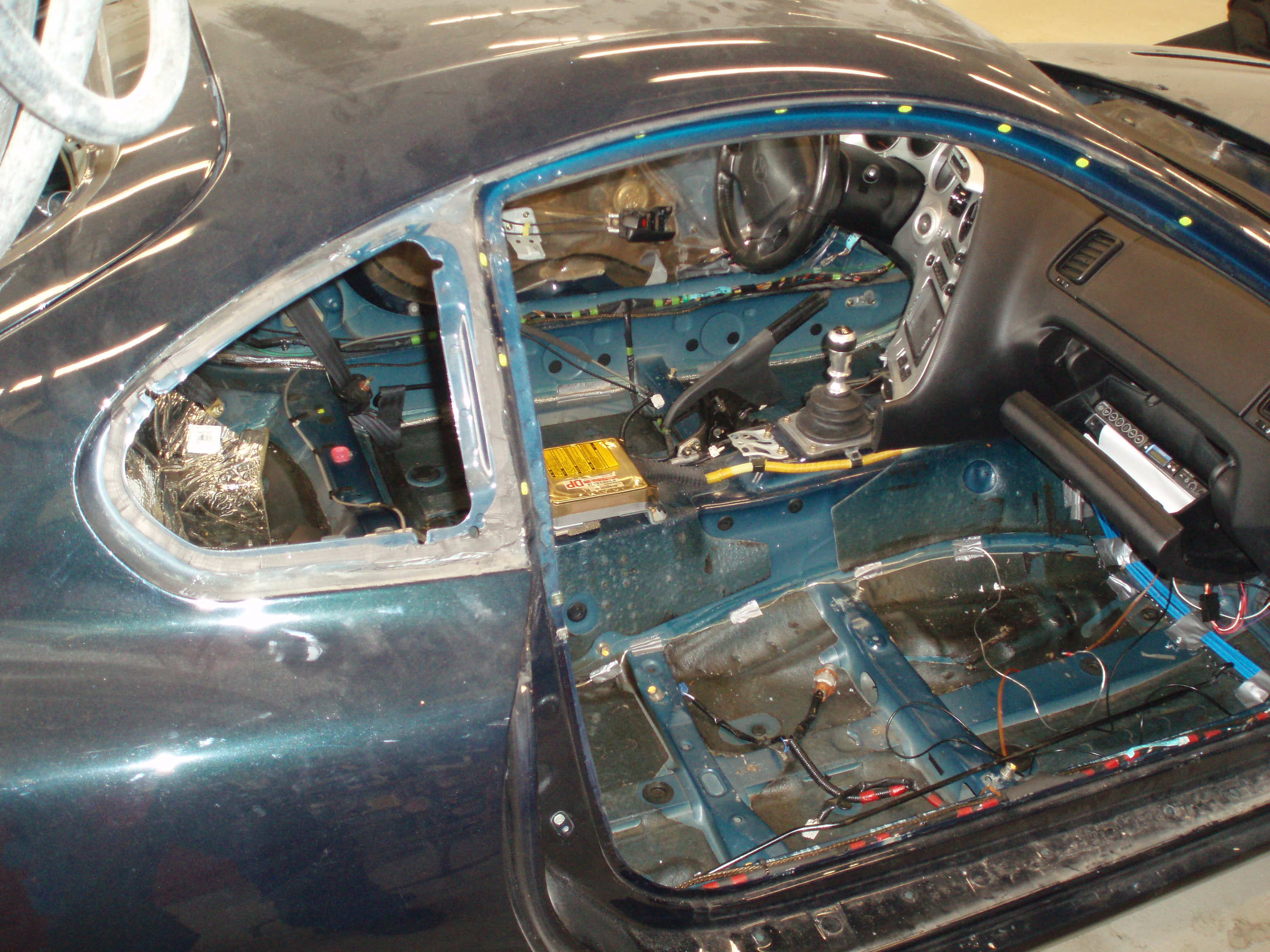 Idag Ribbet jeg den innvendig,så nå er det bare å vente på nytt interiør ;-)