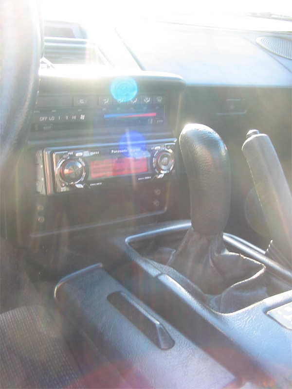 Elektrisk styring av hvor lufta kommer, plass til dobbel spiller og litt forandringer på konsoll.