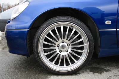 Lexus-med-ny-felger-03.jpg