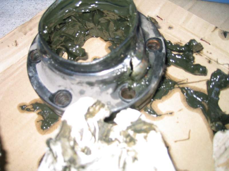 ...og her har en av kulene inni prøvd å stikke av. Er tre slike buler.