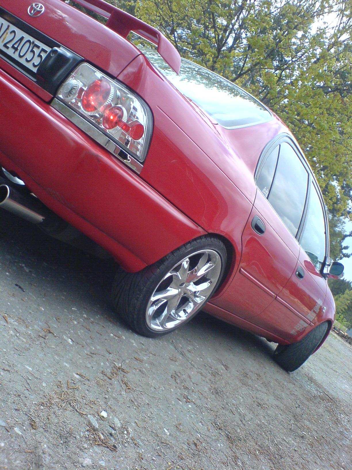 Lakkert nederste del av fanger og side