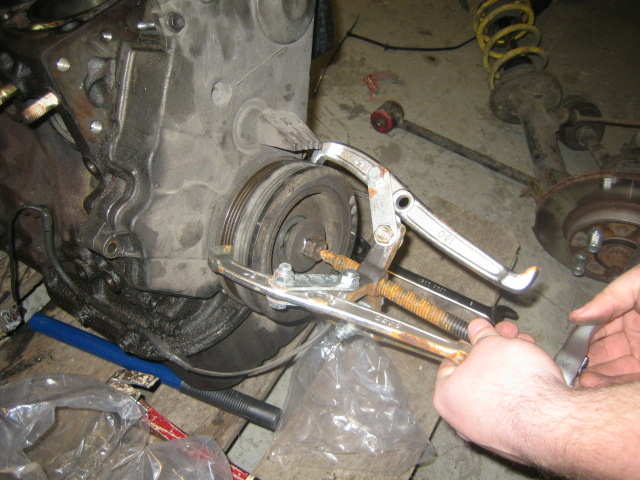 Får slenge med en liten takk til pappa får lån av verktøy her........reimhjulet satt rimelig godt det og.