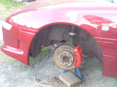 Mangler spacerne, men montert coilover og lakkert caliper..