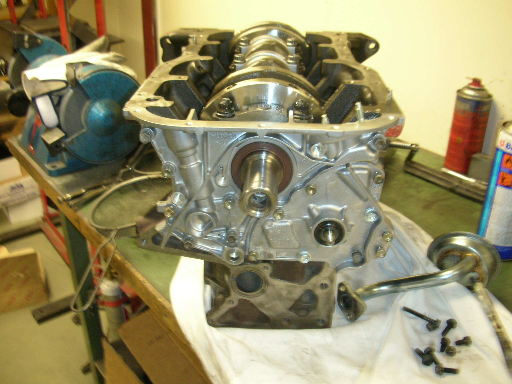 Ny orginal oljepumpe og veiv montert