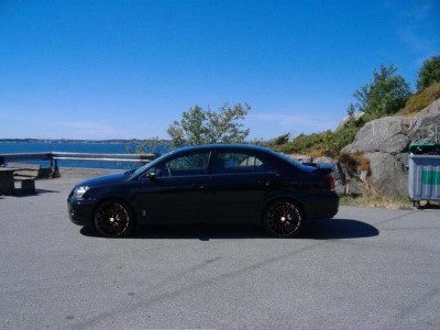 Avensis_2 copy.jpg